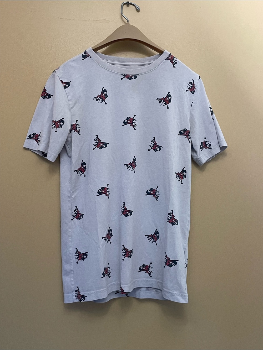 Nike White Short-Sleeve Tee with Red &  Black All-Over Logo. SIZE XL